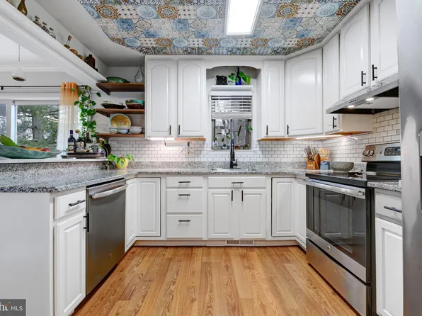 1201 Driftwood Ct, Arnold, MD 21012