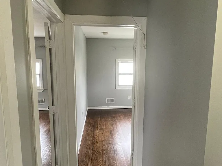 270 Bernard Ter — Photo 3
