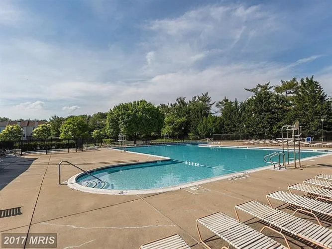 215 Amberfield Ln — Photo 20