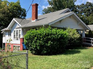 320 7th St SW, Hickory, NC 28602