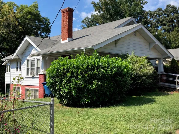 320 7th St SW, Hickory, NC 28602
