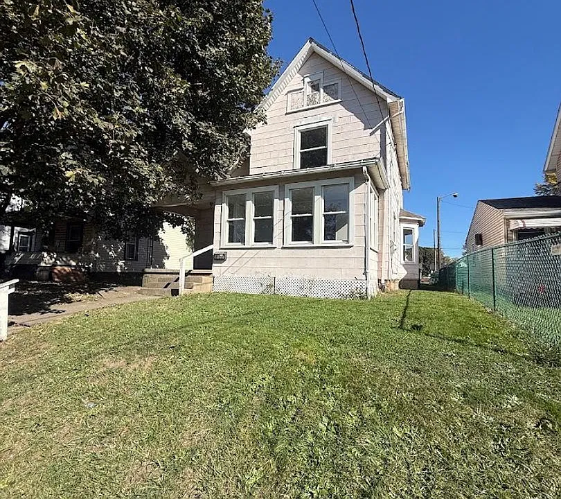 1356 Garfield Ave SW