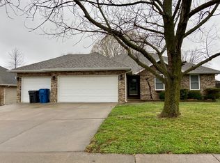 3891 S Hillsdale Ave, Springfield, MO 65810