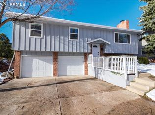 3262 Teardrop Cir, Colorado Springs, CO 80917
