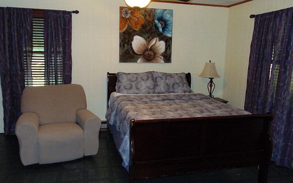4th image of 1119 Seven Oaks Dr