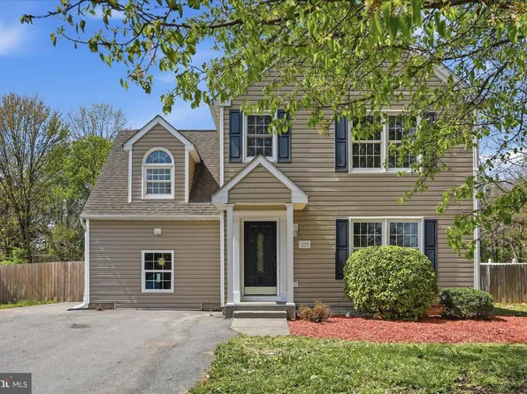 239 Nightingale Ave, Stephens City, VA 22655