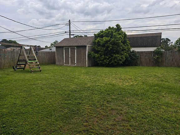 4th image of 3709 E Louisiana State Dr