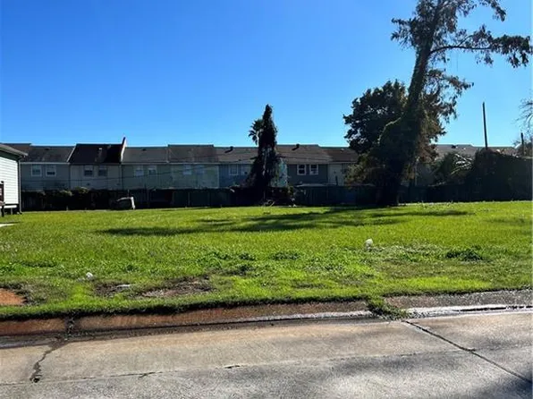 1541 Abbey Rd, Harvey, LA 70058