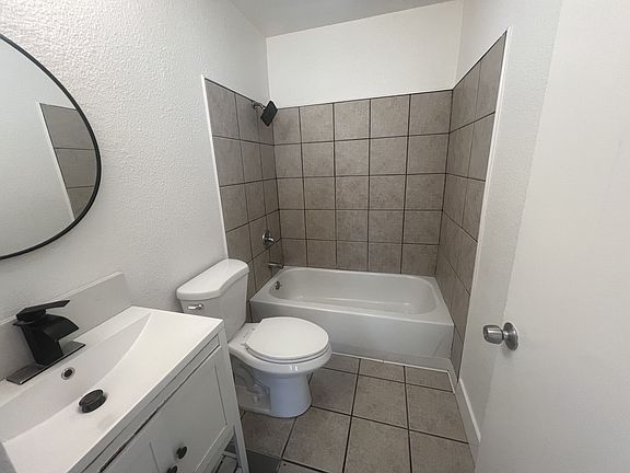 5th image of 3965 Logan Ave APT 2