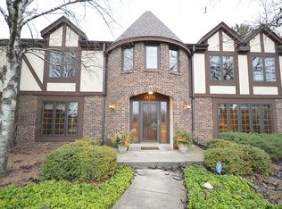 19770 Tyrone Ct, Brookfield, WI 53045