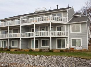 17503 N Fruitport Rd, Spring Lake, MI 49456