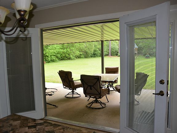 5th image of 504 W Carolanne Blvd