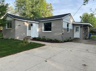 145 Danforth St, White Lake, MI 48386