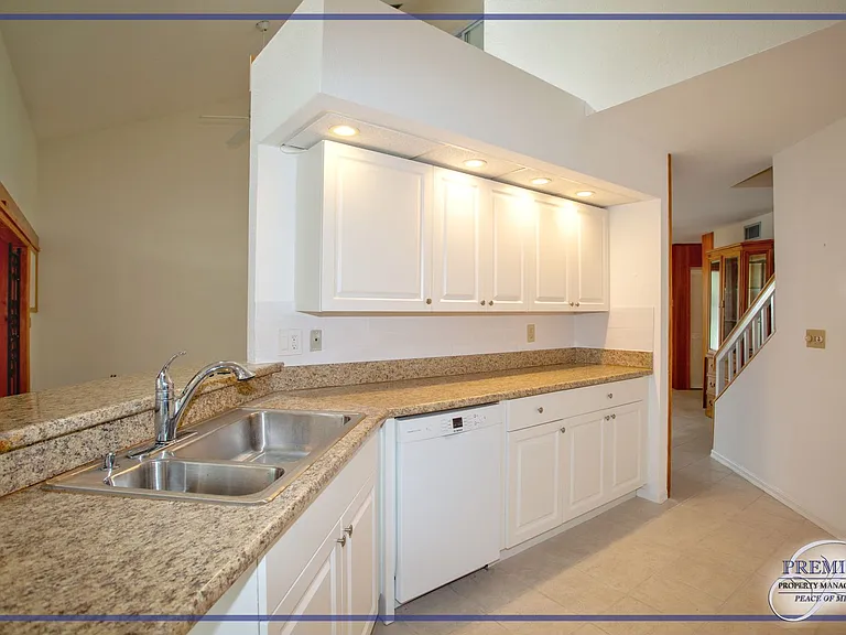1351 Monarch Cir — Photo 9