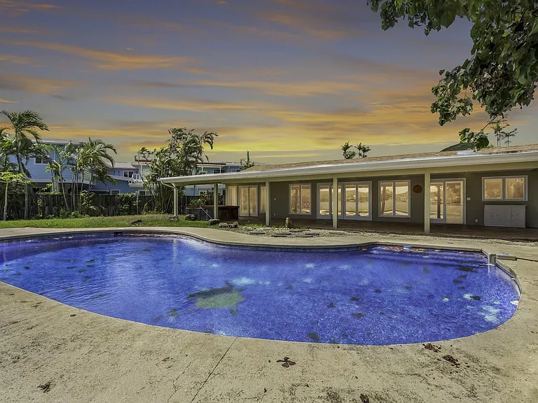 325 Hamakua Dr — Photo 1