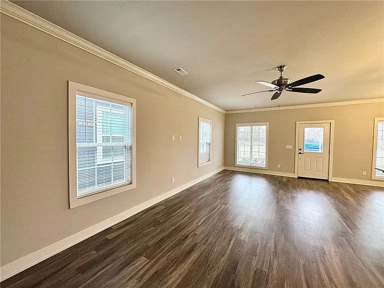 1011 NE Heights Ln — Photo 9