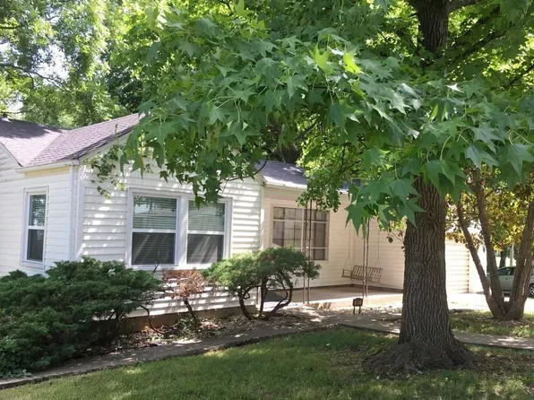 601 E 14th St, Carthage, MO 64836