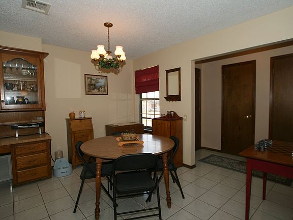 Dining area with built-ins