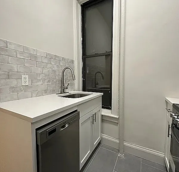 448 W 57th St #1B — Photo 7