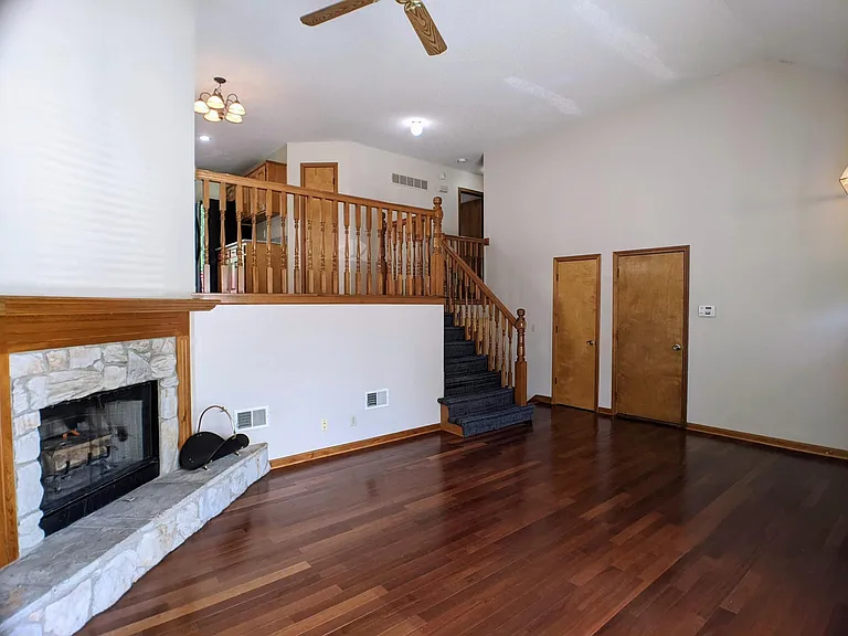7602 W 154th Ter — Photo 5