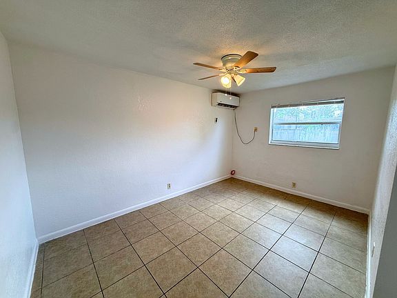 4th image of 216 N 61st Ave