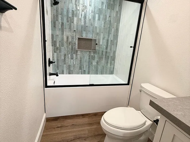 1019 Nanette Ln — Photo 17