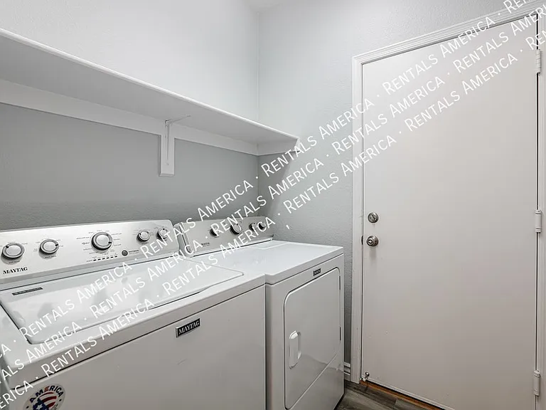 3930 E Harvard Ave — Photo 25