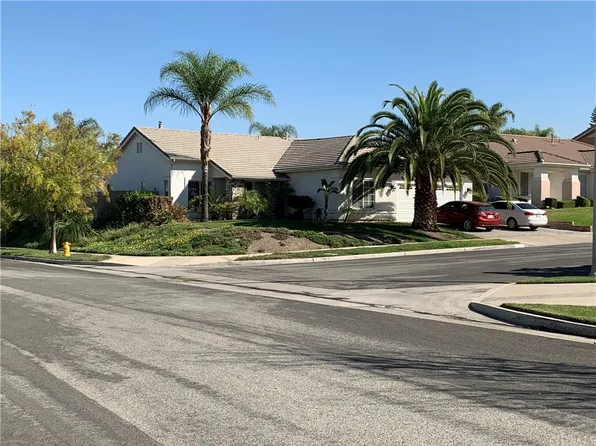 3915 Camelback Cir, Corona, CA 92883