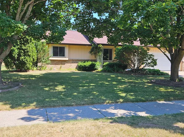 141 Ida Red Ave NW, Sparta, MI 49345
