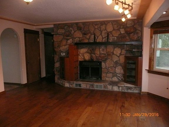 3rd image of 8315 E Broadway Ave