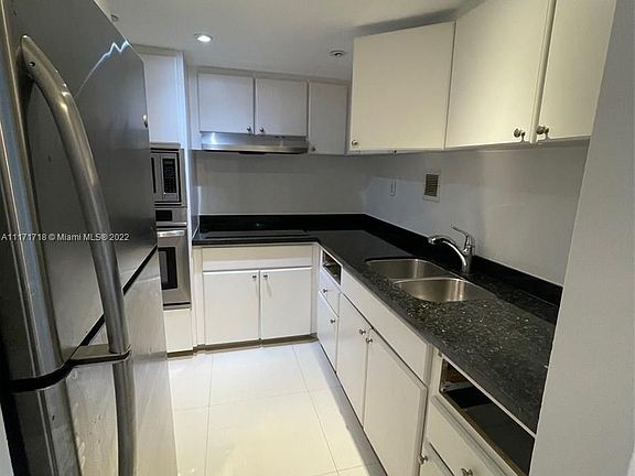 2nd image of 1200 West Ave Penthouse 18