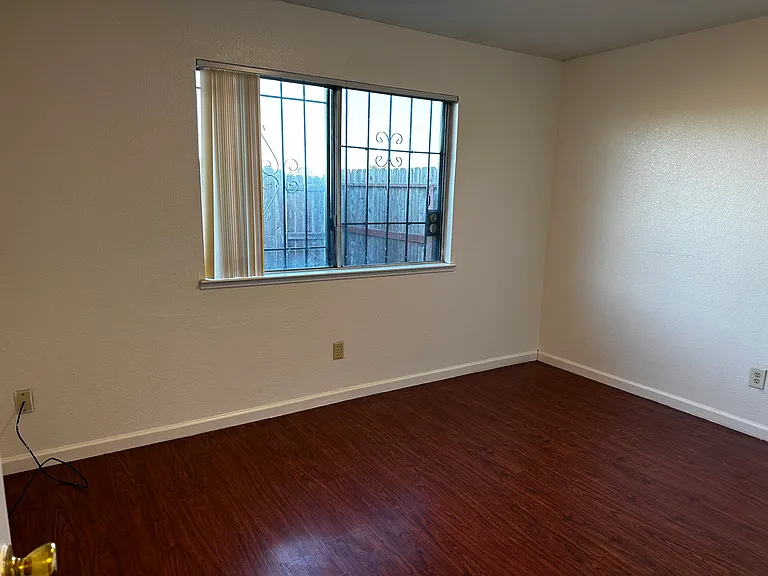 2854 Chelmsford Way — Photo 10