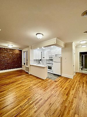2nd image of 1640 3rd Ave #5B