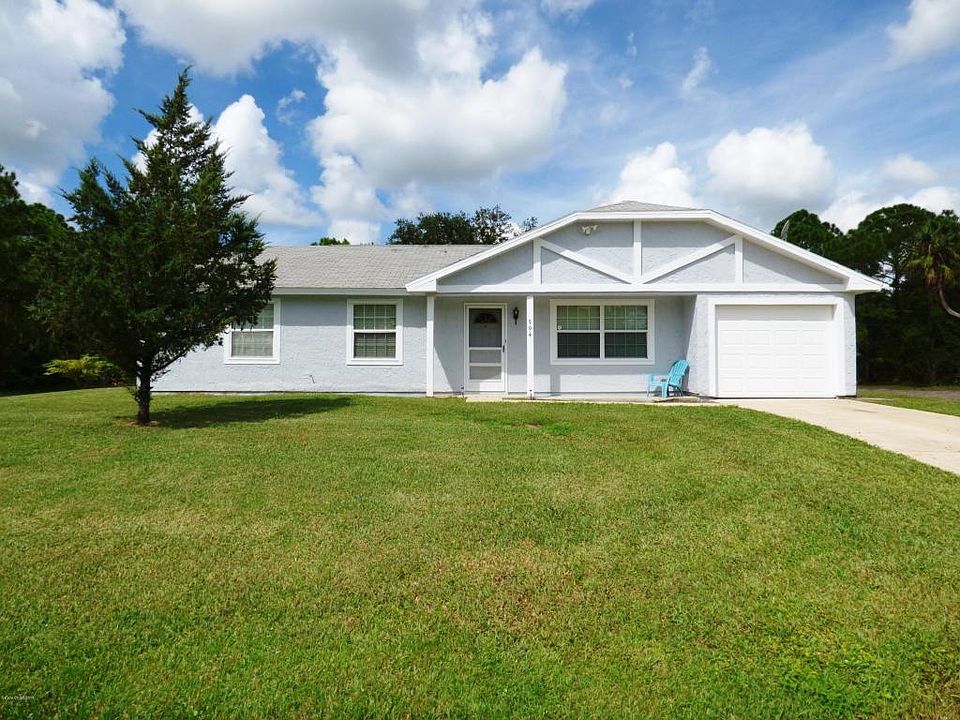 1st image of 994 Aurelia Ave SE