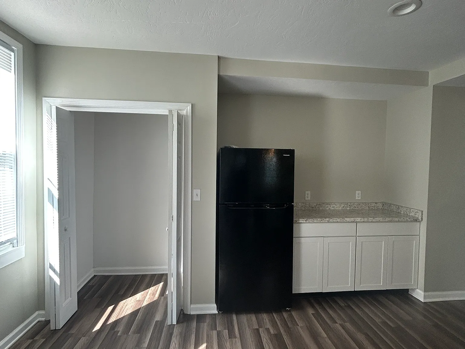 2 bed, 1200 sqft, $1,349 — Photo 4