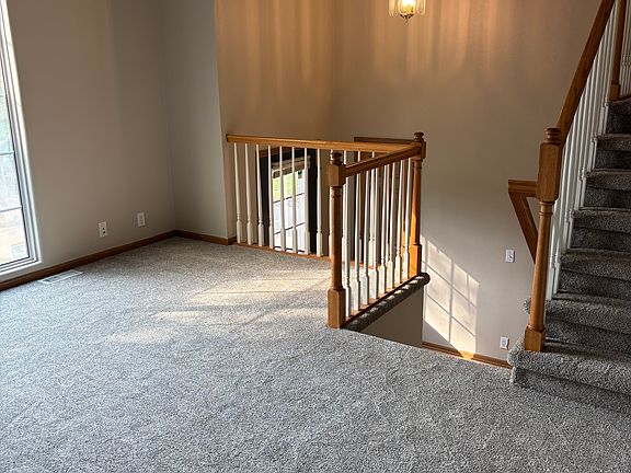 4th image of 5417 S 190th St