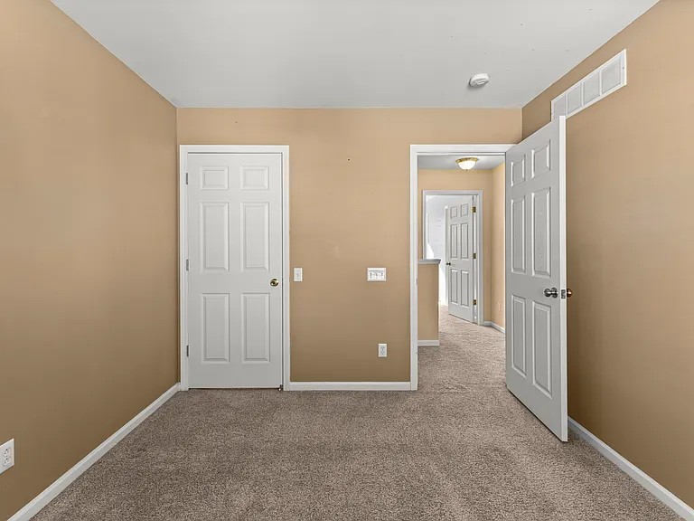 7164 Richmond Dr — Photo 21