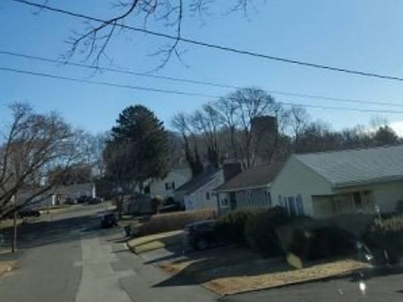 Exterior Neighborhood (street photo)