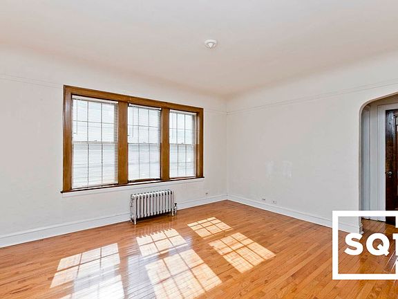 5th image of 3320 N Menard Ave #1