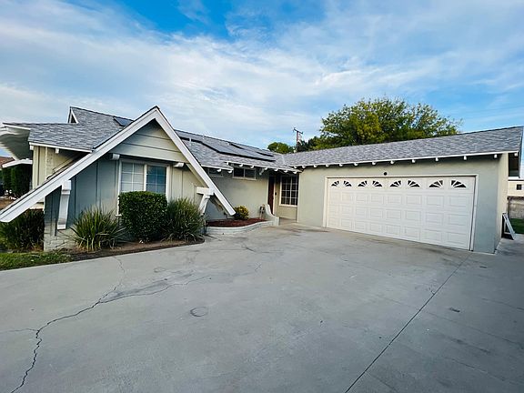 2nd image of 824 N San Diego Ave