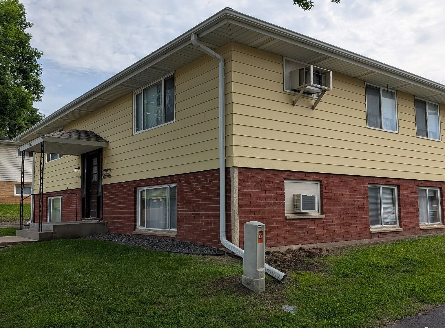 2 bed, 800 sqft, $950 — Photo 2