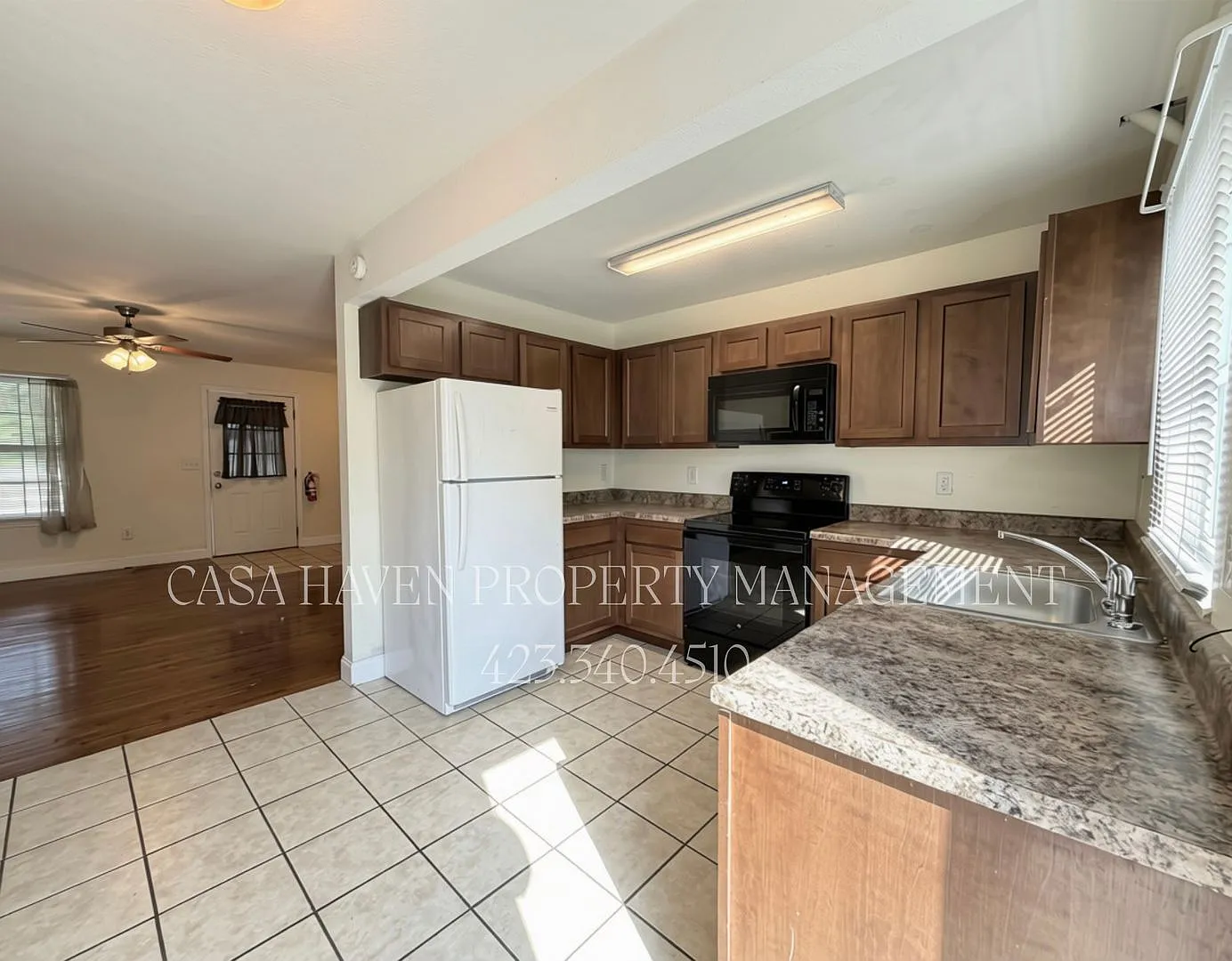 Charming 2 Bed, 1 Bath Townhome in Jonesborough — Photo 1