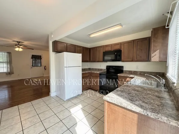 122 Leach Dr APT 103, Jonesborough, TN 37659