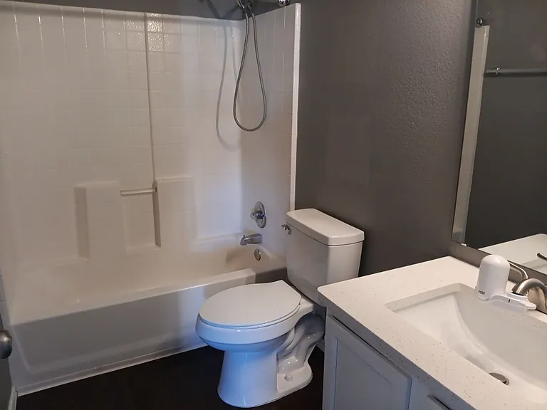 7040 Husky Dr NE — Photo 11