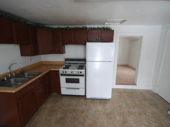 2nd image of 364 W Larwill St Unit 1/2