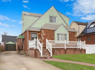 127 Locustwood Blvd, Elmont, NY 11003