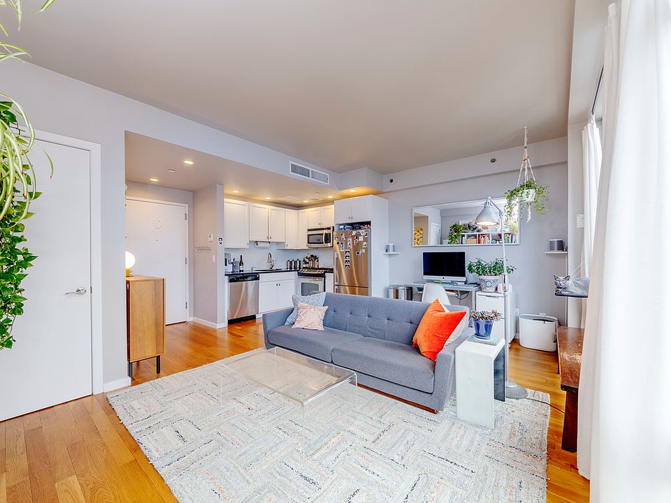 1st image of 82 Irving Pl APT 3D