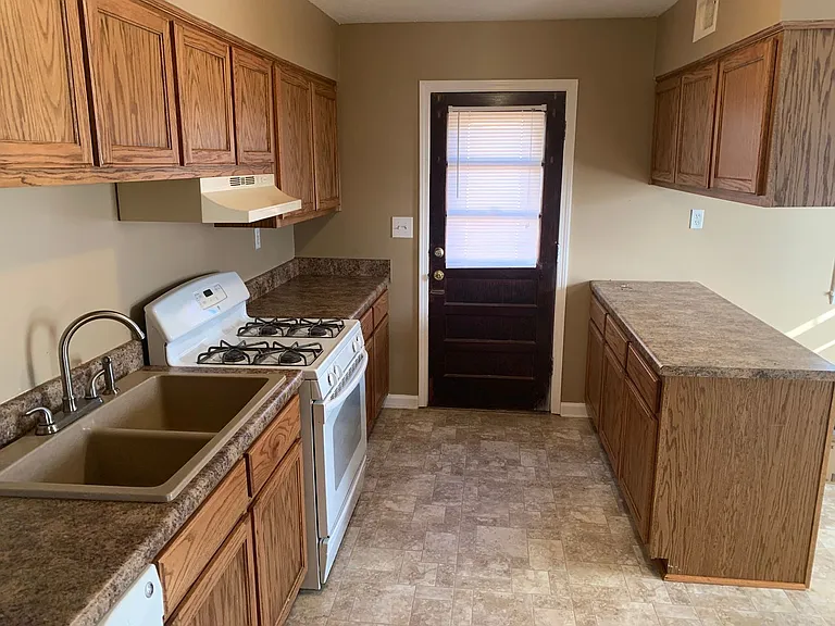6240 Macon Rd — Photo 2