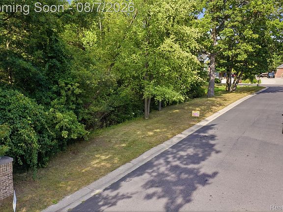 2nd image of 8959 Clubwood Dr