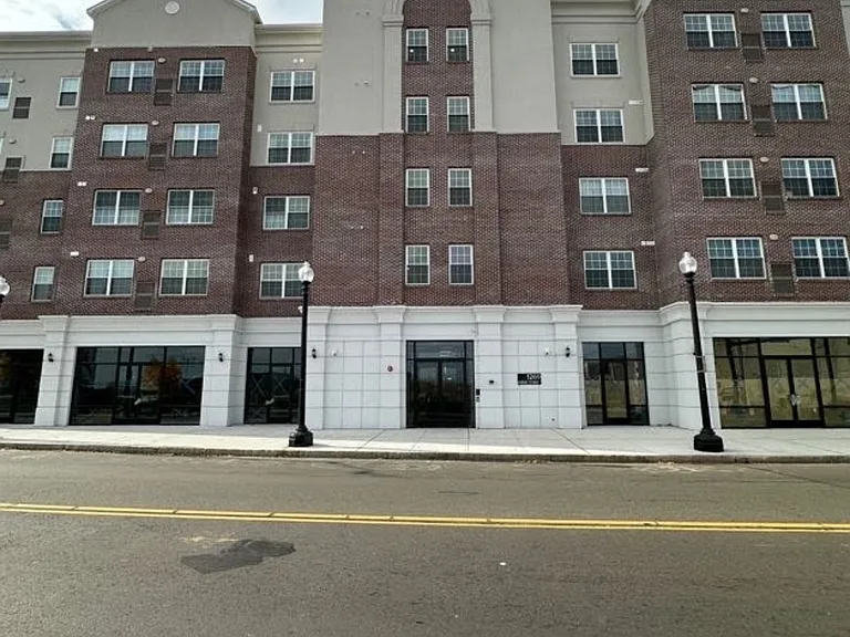 1269 Main St #10B — Photo 16